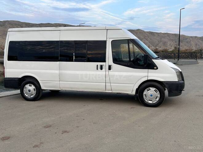 Ford Transit-3
