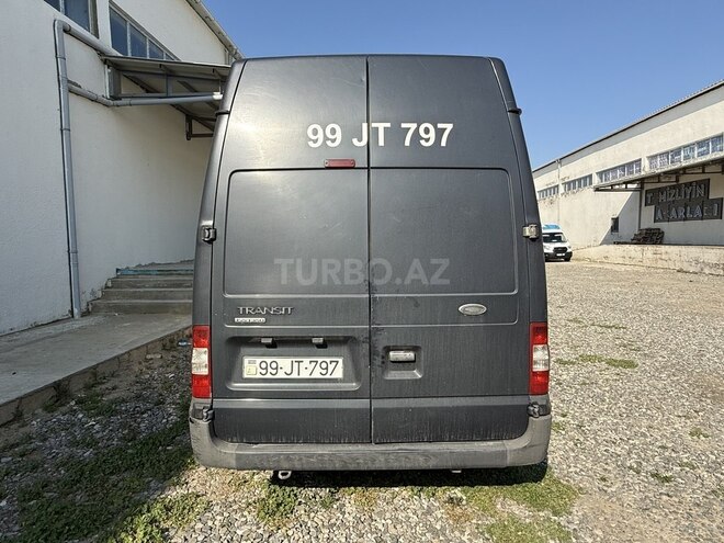 Ford Transit-3