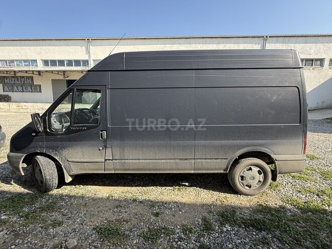 Ford Transit-4