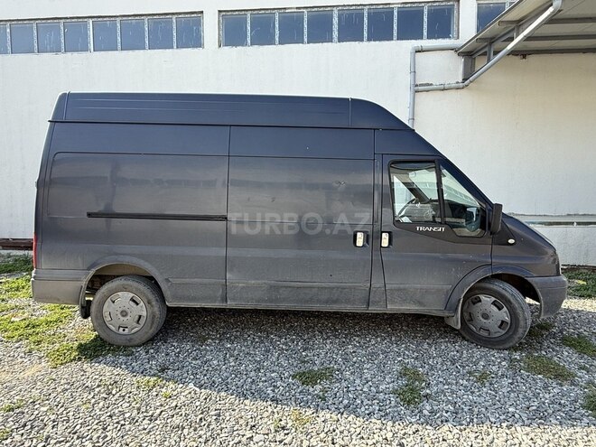 Ford Transit-2