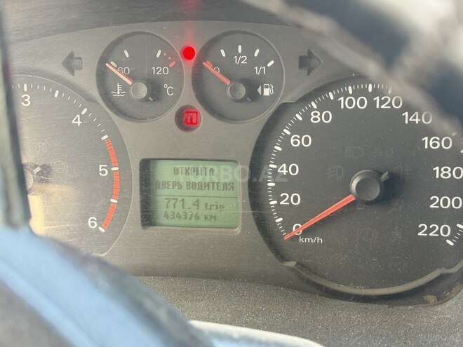 Ford Transit-6