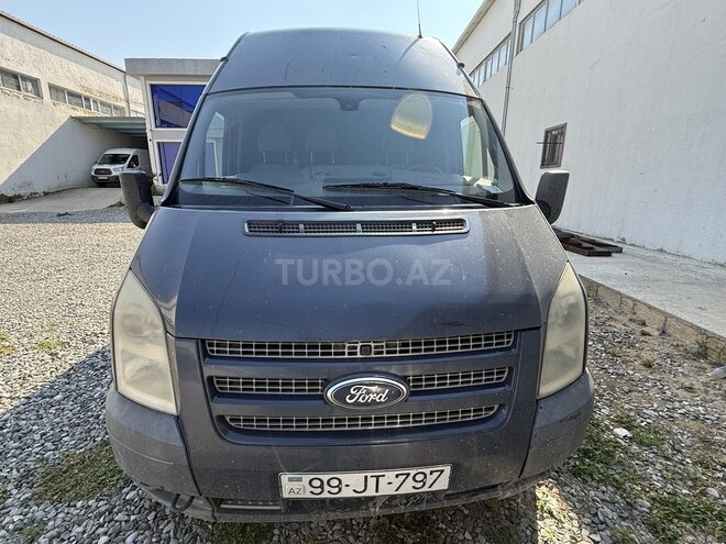 Ford Transit-1
