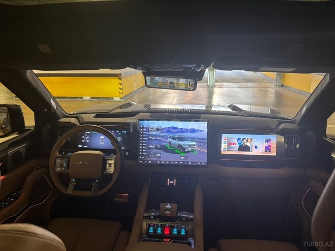 BYD Leopard 8-8