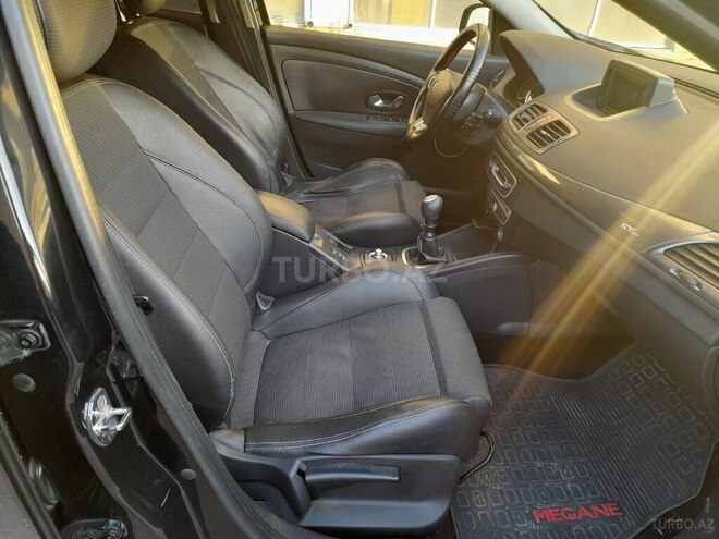 Renault Megane-14