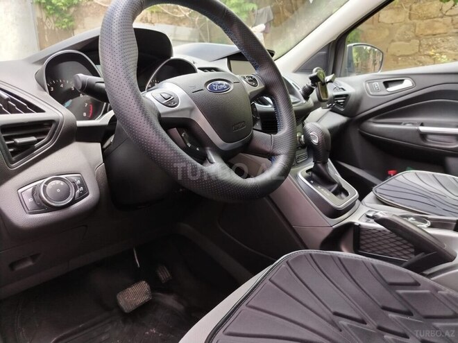 Ford Escape-11