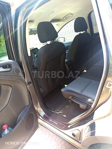 Ford Escape-14