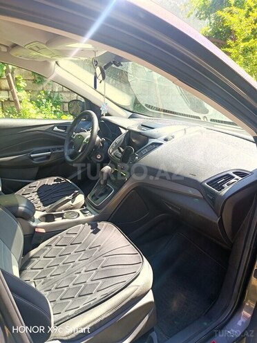Ford Escape-13