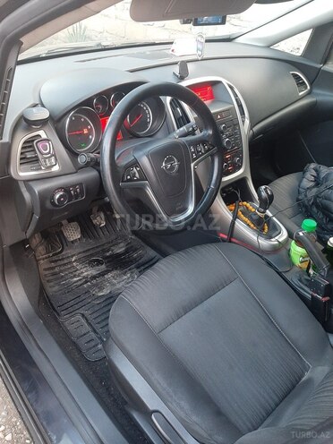 Opel Astra-11