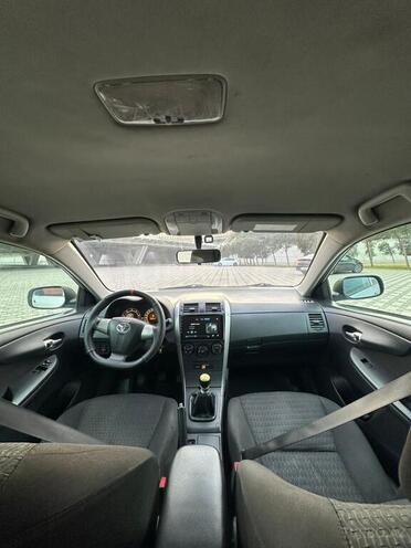 Toyota Corolla-8