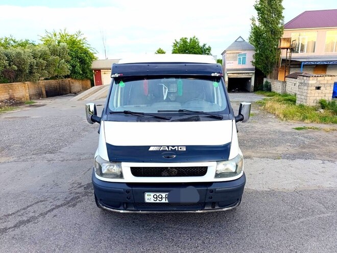 Ford Transit-1