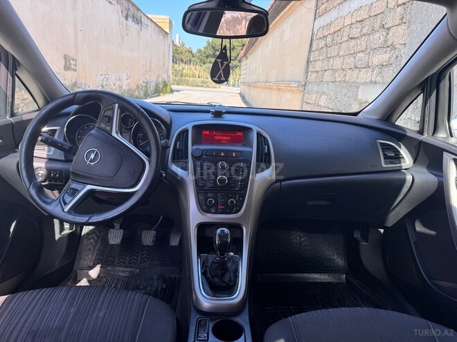 Opel Astra-11