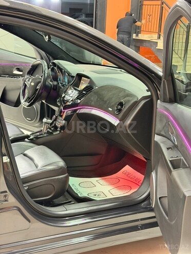 Chevrolet Cruze-20