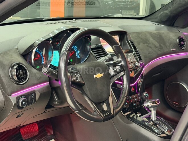 Chevrolet Cruze-18