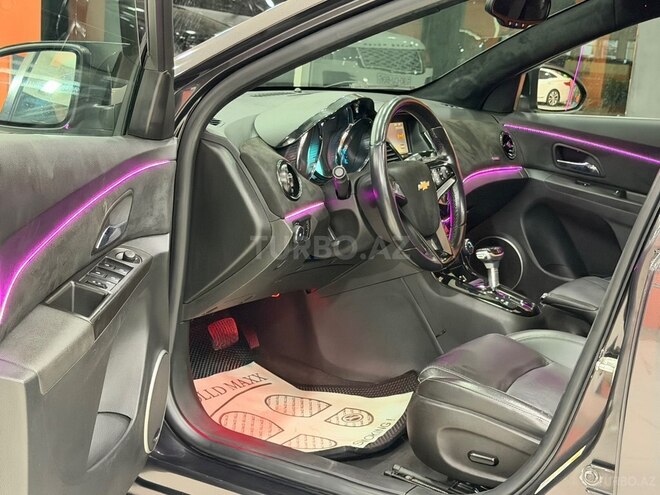 Chevrolet Cruze-16