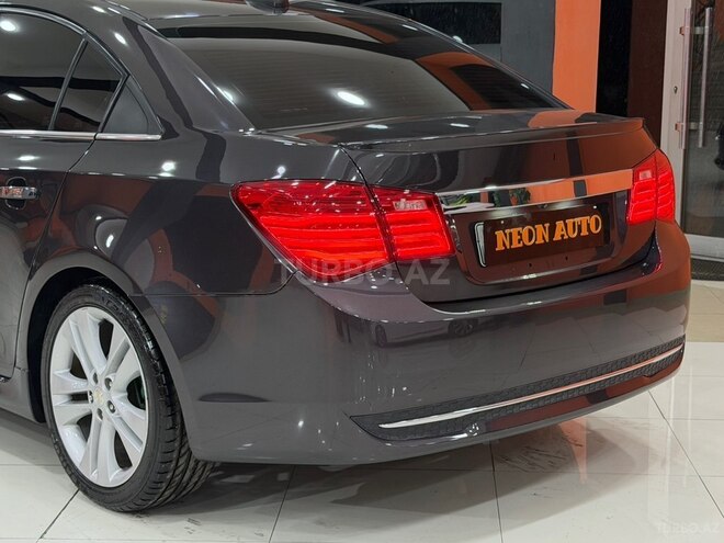 Chevrolet Cruze-12