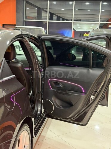 Chevrolet Cruze-27