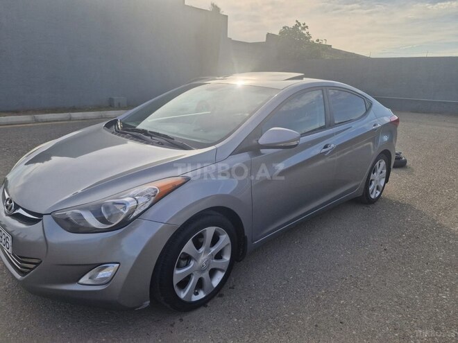 Hyundai Elantra-2