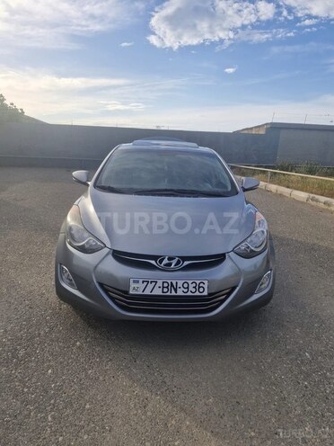 Hyundai Elantra-1
