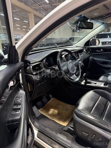 Kia Sorento-13