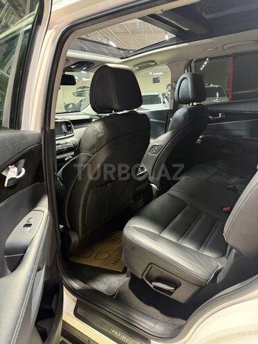Kia Sorento-16