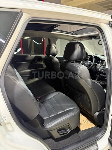 Kia Sorento-17