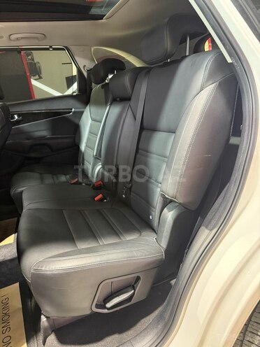 Kia Sorento-18