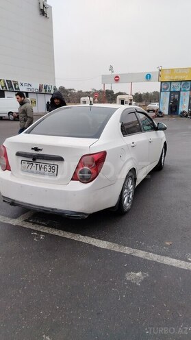 Chevrolet Aveo-7
