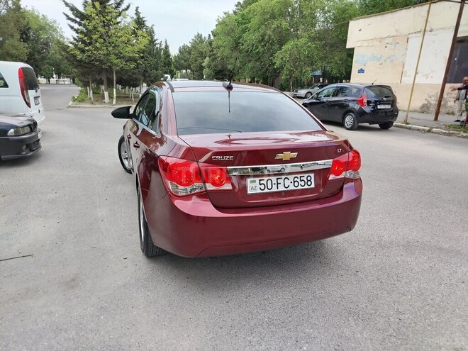Chevrolet Cruze-12