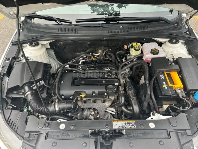 Chevrolet Cruze-16