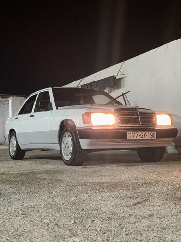 Mercedes 190-1