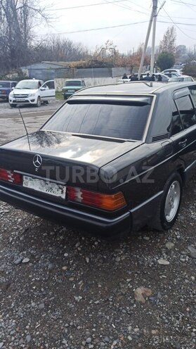 Mercedes 190-10