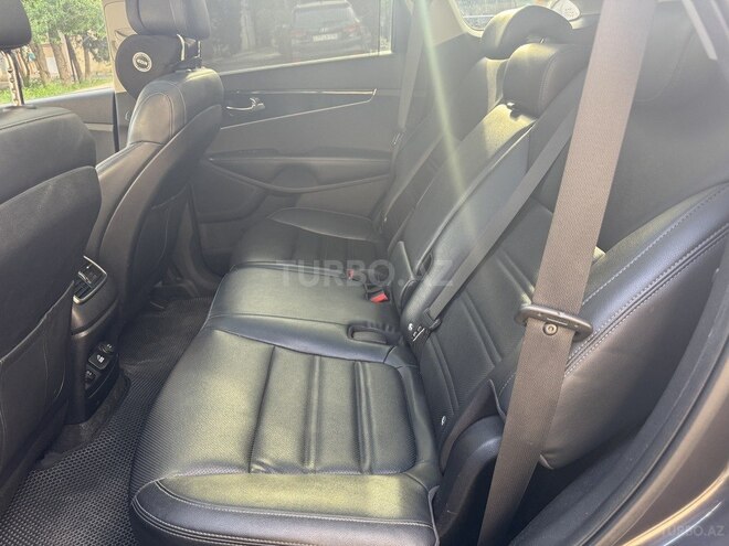 Kia Sorento-17