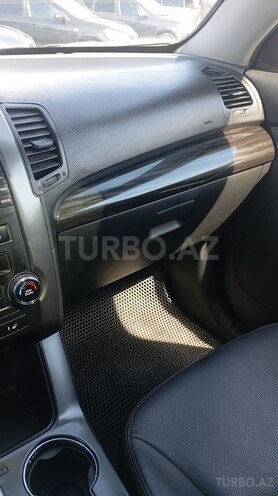 Kia Sorento-18