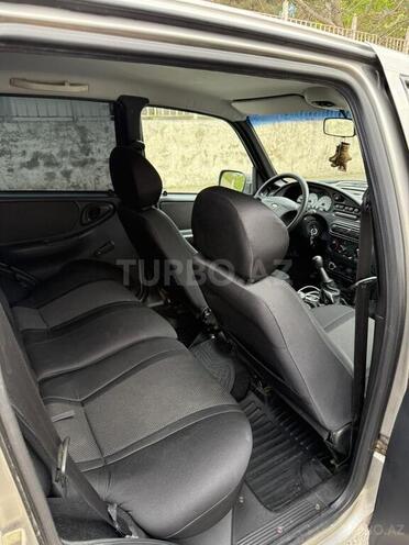 Chevrolet Niva-10