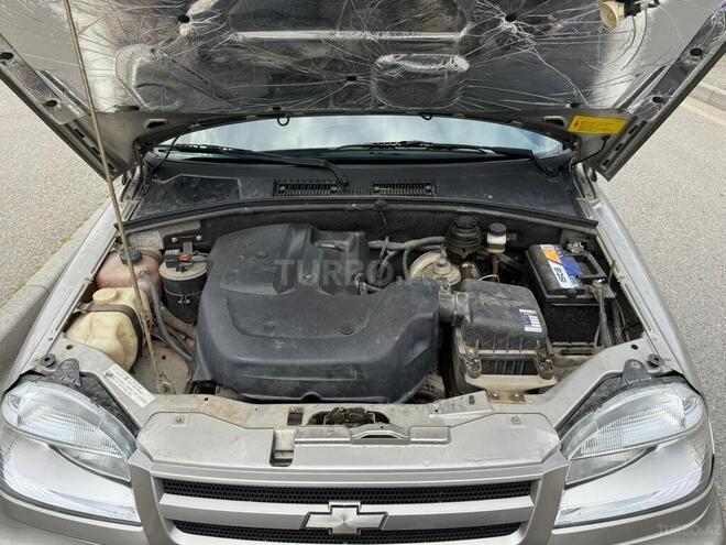 Chevrolet Niva-11