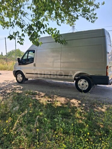Ford Transit-2