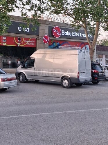 Ford Transit-6