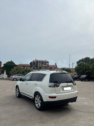 Mitsubishi Outlander-4