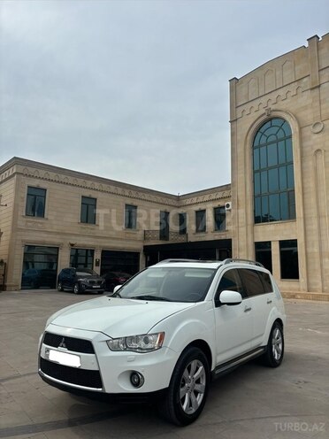Mitsubishi Outlander-3