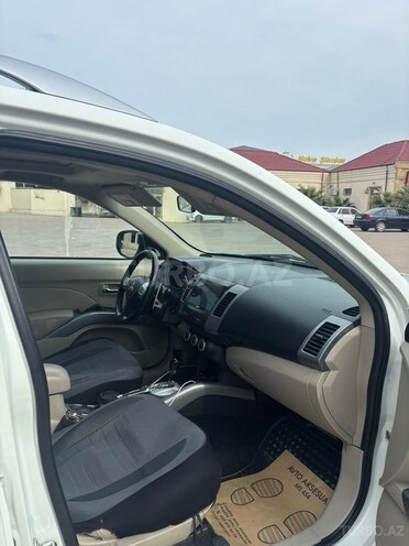 Mitsubishi Outlander-12