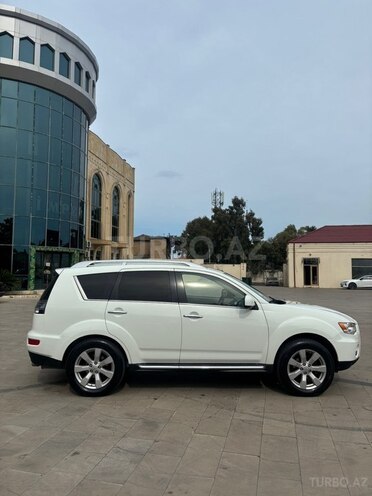 Mitsubishi Outlander-7