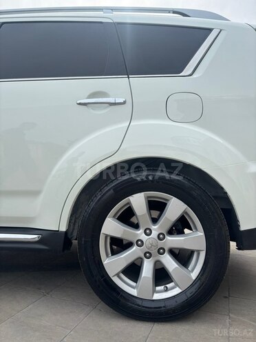 Mitsubishi Outlander-9