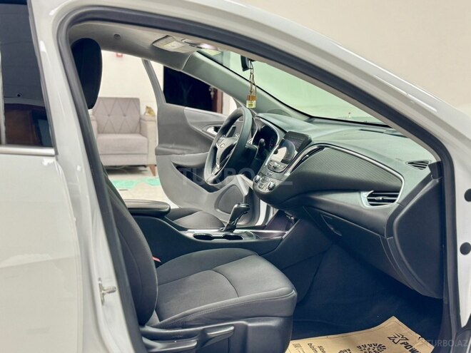 Chevrolet Malibu-14
