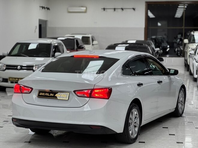 Chevrolet Malibu-9