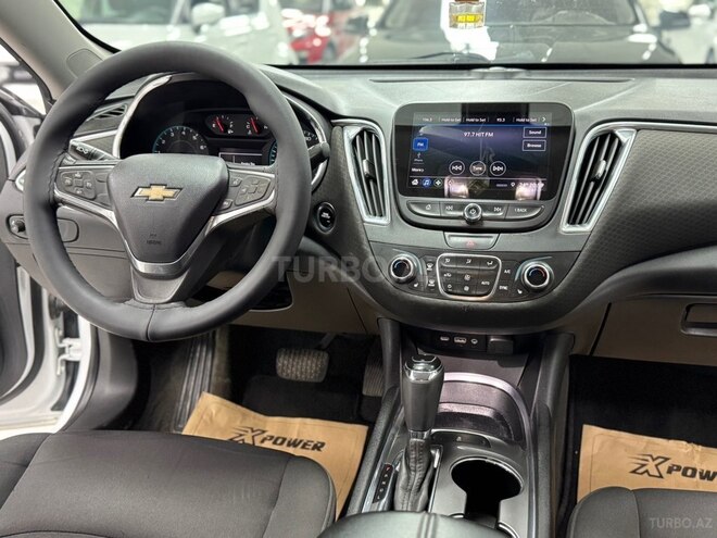 Chevrolet Malibu-21