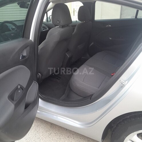 Chevrolet Cruze-11