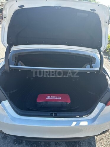 Toyota Camry-3