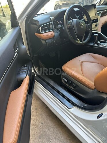 Toyota Camry-8
