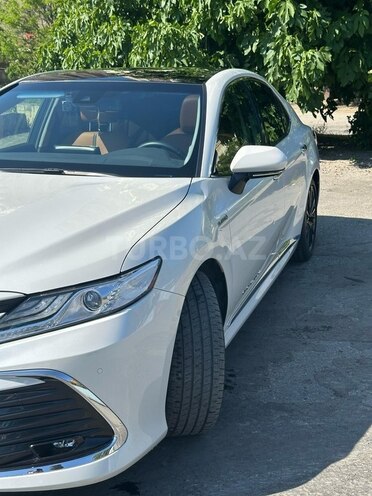 Toyota Camry-6