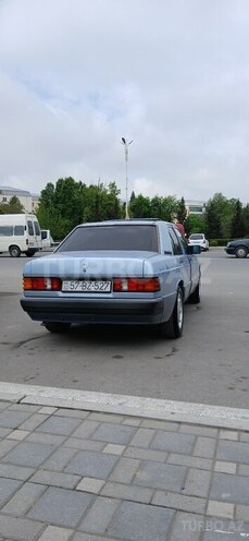 Mercedes 190-4